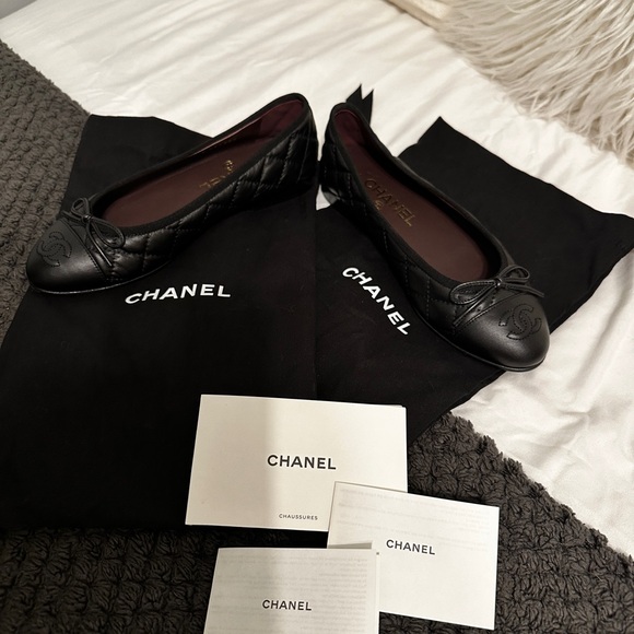 Selling gorgeous brand new (only warn once) Chanel ballet slippers. Orig box - Picture 6 of 7